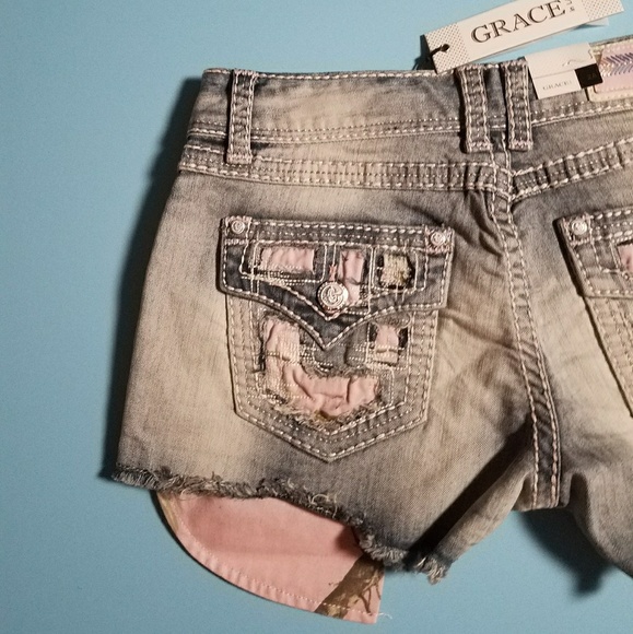 Realtree by Grace in La Pink Camo Jean Shorts - Picture 4 of 6